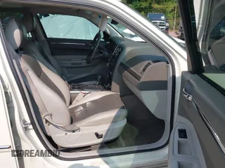 2008 Chrysler 300 Touring with VIN 2C3LA53G28H281603, listed as a IAAI auction lot 42386641 with 230,443 mi miles and . Bid and sale history available at DreamBid. Image 5.