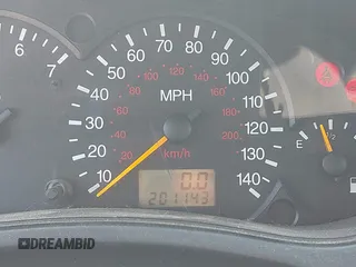 2001 Ford Focus ZX3 с VIN 3FAFP31331R167153, выставлен на аукционе IAAI как лот 42413182 с пробегом 201 143 миль миль и . История ставок и продаж доступна на DreamBid. Изображение 12.