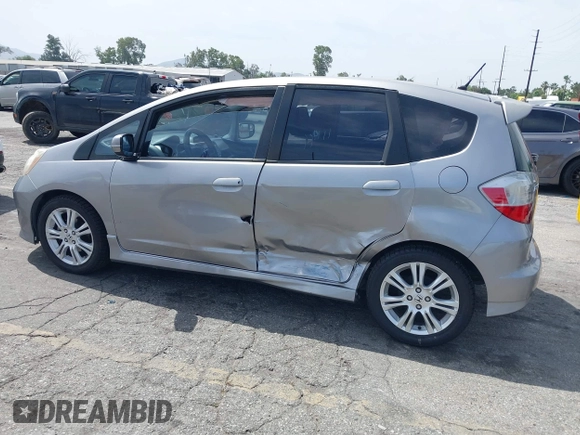 2009 Honda Fit Sport с VIN JHMGE88409S047860, выставлен на аукционе IAAI как лот 42232769 с пробегом 170 014 миль миль и . История ставок и продаж доступна на DreamBid. Изображение 14.