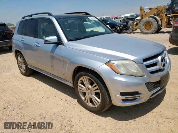 2015 Mercedes-Benz GLK 350 with VIN WDCGG8JB7FG409227, listed as a Copart auction lot 56945485 with 135,416 mi miles and Clean Title. Bid and sale history available at DreamBid. Image 4.