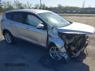 2017 Ford Escape SE z VIN 1FMCU0GD5HUA58342, wystawiony jako IAAI lot #42067761 z przebiegiem 109 428 mil mil oraz . Historia ofert i sprzedaży dostępna na DreamBid. Obrazek 1.