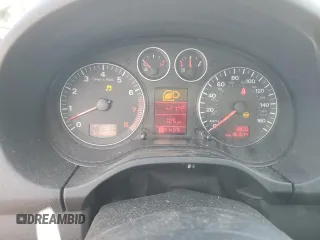 2006 Audi A3 z VIN WAUNF68P16A001599, wystawiony jako Copart lot #56984935 z przebiegiem 181 014 mil mil oraz Szkody całkowita. Historia ofert i sprzedaży dostępna na DreamBid. Obrazek 9.