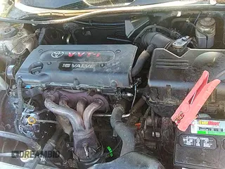 2004 Toyota Camry LE z VIN 4T1BE32KX4U904216, wystawiony jako IAAI lot #43354352 z przebiegiem 299 335 mil mil oraz . Historia ofert i sprzedaży dostępna na DreamBid. Obrazek 12.