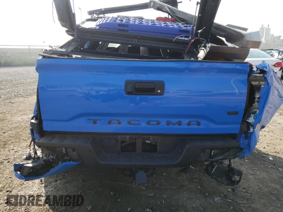 2020 Toyota Tacoma SR5 z VIN 3TMCZ5AN6LM310164, wystawiony jako Copart lot #47098995 z przebiegiem 18 285 mil mil oraz Szkoda całkowita • Salvage title. Historia ofert i sprzedaży dostępna na DreamBid. Obrazek 6.