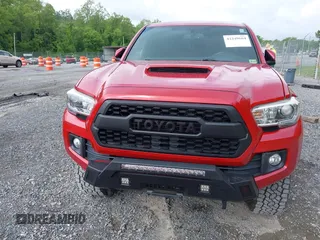 2017 Toyota Tacoma SR5 с VIN 5TFCZ5AN9HX117492, выставлен на аукционе IAAI как лот 42249664 с пробегом 96 781 миль миль и . История ставок и продаж доступна на DreamBid. Изображение 13.