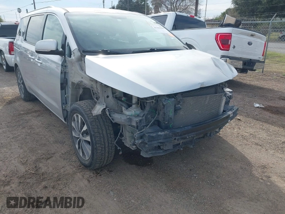 2017 Kia Sedona EX with VIN KNDMC5C17H6312805, listed as a IAAI auction lot 41363238 with 68,722 mi miles. Bid and sale history available at carsss.com. Image 6.