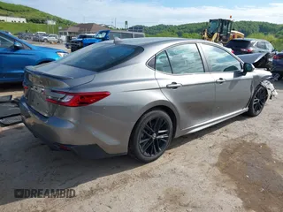 2025 Toyota Camry LE z VIN 4T1DAACK9SU518259, wystawiony jako IAAI lot #42225124 z przebiegiem 222 mil mil oraz . Historia ofert i sprzedaży dostępna na DreamBid. Obrazek 4.