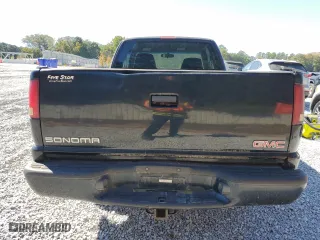 2002 GMC Sonoma SLS with VIN 1GTCS19W428200047, listed as a Copart auction lot 77114984 with 154,131 mi miles and Clean Title. Bid and sale history available at carsss.com. Image 6.