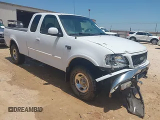 2000 Ford F-150 XL с VIN 1FTRX18W1YKA13440, выставлен на аукционе IAAI как лот 42424080 с пробегом 208 062 миль миль и . История ставок и продаж доступна на DreamBid. Изображение 1.