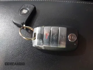2016 Kia Sorento EX z VIN 5XYPHDA10GG019769, wystawiony jako IAAI lot #42567062 z przebiegiem 92 448 mil mil oraz . Historia ofert i sprzedaży dostępna na DreamBid. Obrazek 11.