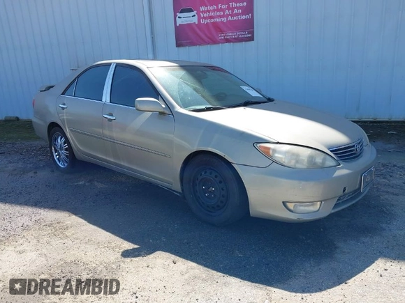 2005 Toyota Camry LE with VIN JTDBF32K050163858, listed as a IAAI auction lot 42004768 with 350,164 mi miles and . Bid and sale history available at DreamBid. Image 1.