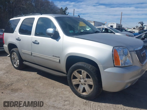 2011 GMC Yukon SLT with VIN 1GKS2CE01BR186874, listed as a IAAI auction lot 41762705 with 249,283 mi miles. Bid and sale history available at carsss.com. Image 1.
