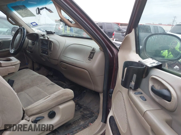2001 Ford F-150 XL with VIN 2FTRX07W31CA59129, listed as a IAAI auction lot 41349352 with 272,026 mi miles. Bid and sale history available at carsss.com. Image 5.