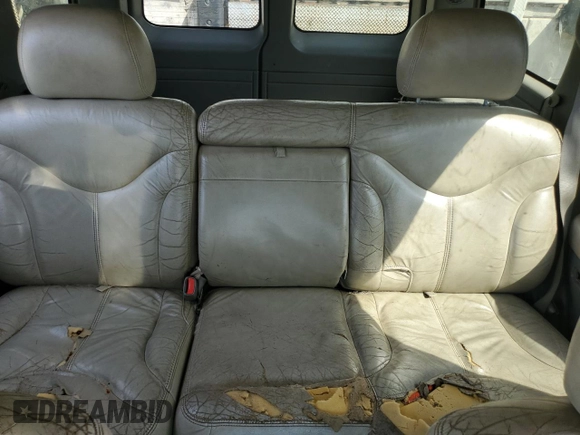 2000 GMC Yukon SLT with VIN 1GKEK13T5YJ173986, listed as a Copart auction lot 54668194 with 284,523 mi miles and Non Repairable. Bid and sale history available at carsss.com. Image 10.