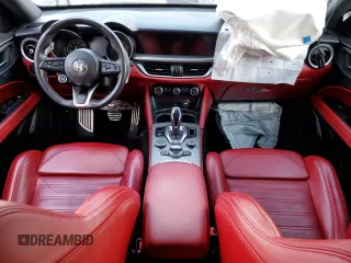 2021 Alfa Romeo Stelvio Ti z VIN ZASPAKBN0M7D11271, wystawiony jako Copart lot #42607935 z przebiegiem 47 796 mil mil oraz Szkoda całkowita • Salvage title. Historia ofert i sprzedaży dostępna na DreamBid. Obrazek 8.
