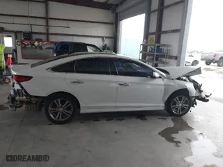 2019 Hyundai Sonata Sport with VIN 5NPE34AF9KH813933, listed as a IAAI auction lot 40777165 with 112,654 mi miles. Bid and sale history available at carsss.com. Image 14.
