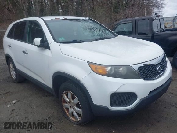 2012 Kia Sorento LX with VIN 5XYKT3A17CG215317, listed as a IAAI auction lot 42024912 with 221,149 mi miles. Bid and sale history available at carsss.com. Image 1.