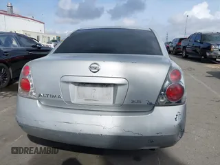 2005 Nissan Altima 2.5 S with VIN 1N4AL11D25N413377, listed as a IAAI auction lot 41919546 with 235,704 mi miles. Bid and sale history available at carsss.com. Image 17.