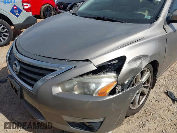 2014 Nissan Altima SV with VIN 1N4AL3AP5EC328776, listed as a IAAI auction lot 41835169 with 182,753 mi miles and . Bid and sale history available at DreamBid. Image 6.