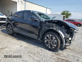 2024 Ford Mustang Mach-E Select z VIN 3FMTK1R49RMA03746, wystawiony jako Copart lot #57418845 z przebiegiem 8 788 mil mil oraz Szkoda całkowita • Salvage title. Historia ofert i sprzedaży dostępna na DreamBid. Obrazek 4.