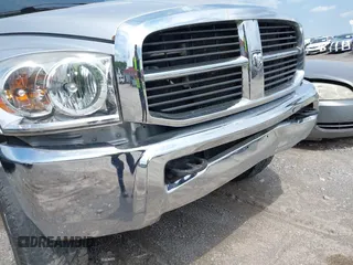 2007 Dodge 2500 SLT z VIN 1D7KS28A17J582602, wystawiony jako IAAI lot #42087956 z przebiegiem 255 630 mil mil oraz . Historia ofert i sprzedaży dostępna na DreamBid. Obrazek 18.