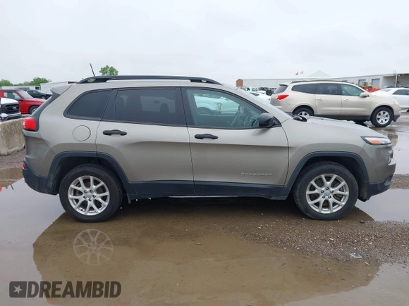 2017 Jeep Cherokee Altitude with VIN 1C4PJLABXHW613975, listed as a IAAI auction lot 42122784 with 101,626 mi miles and . Bid and sale history available at DreamBid. Image 13.