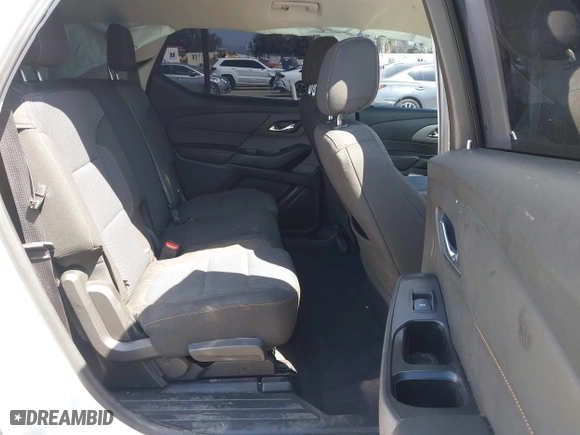 2018 Chevrolet Traverse LT Cloth with VIN 1GNERGKW5JJ236555, listed as a IAAI auction lot 41986598 with 106,740 mi miles. Bid and sale history available at carsss.com. Image 8.