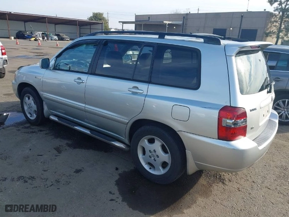 2005 Toyota Highlander with VIN JTEDP21A650061727, listed as a IAAI auction lot 41393126 with 314,688 mi miles. Bid and sale history available at carsss.com. Image 3.