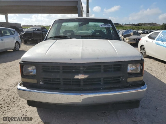 1994 Chevrolet C/K 1500 with VIN 1GCEC14Z3RZ268626, listed as a Copart auction lot 43188305 with 289,796 mi miles and Salvage Title. Bid and sale history available at carsss.com. Image 5.