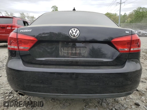 2013 Volkswagen Passat SE z VIN 1VWBP7A37DC137685, wystawiony jako Copart lot #53525235 z przebiegiem 132 971 mil mil oraz Szkoda całkowita • Salvage title. Historia ofert i sprzedaży dostępna na DreamBid. Obrazek 6.
