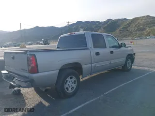 2004 Chevrolet Silverado 1500 Crew Cab LS with VIN 2GCEC13T741428702, listed as a IAAI auction lot 41915343 with 252,065 mi miles. Bid and sale history available at carsss.com. Image 4.