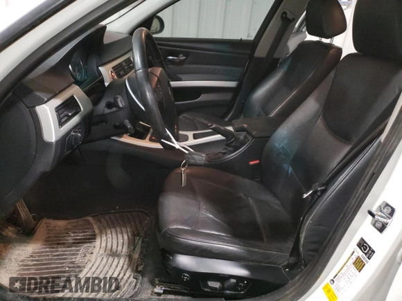 2006 BMW 3 Series 325xi with VIN WBAVD13576KV05230, listed as a Copart auction lot 53792085 with 124,190 mi miles and Salvage Title. Bid and sale history available at carsss.com. Image 7.
