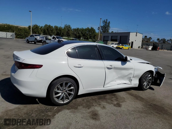 2020 Alfa Romeo Giulia with VIN ZARFANAN2L7630361, listed as a Copart auction lot 40794573 with 23,307 mi miles. Bid and sale history available at carsss.com. Image 3.