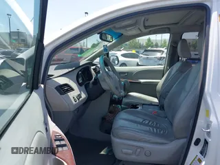 2011 Toyota Sienna XLE AAS с VIN 5TDYK3DC1BS040347, выставлен на аукционе IAAI как лот 42348755 с пробегом 184 609 миль миль и . История ставок и продаж доступна на DreamBid. Изображение 5.
