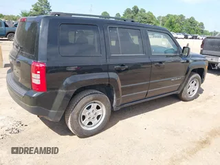 2015 Jeep Patriot Sport with VIN 1C4NJRBB2FD109499, listed as a IAAI auction lot 42027896 with 44,485 mi miles and . Bid and sale history available at carsss.com. Image 4.