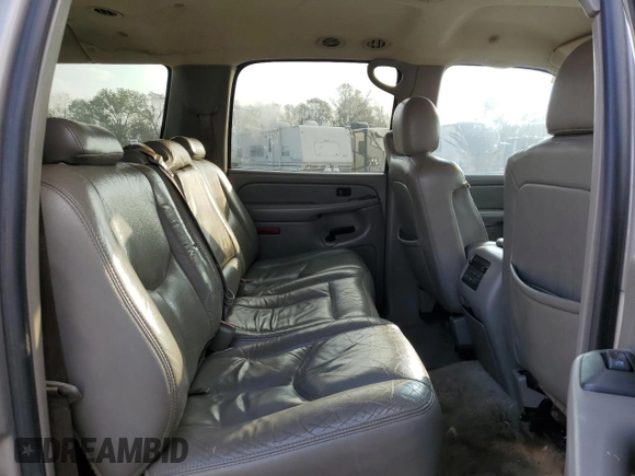 2004 Chevrolet Suburban LT with VIN 1GNEC16Z04J254873, listed as a Copart auction lot 82315924 with 385,089 mi miles and Salvage Title. Bid and sale history available at carsss.com. Image 11.