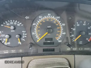 1995 Mercedes-Benz S with VIN WDBGA43E5SA246161, listed as a Copart auction lot 60233354 with 129,774 mi miles and Non Repairable. Bid and sale history available at DreamBid. Image 9.