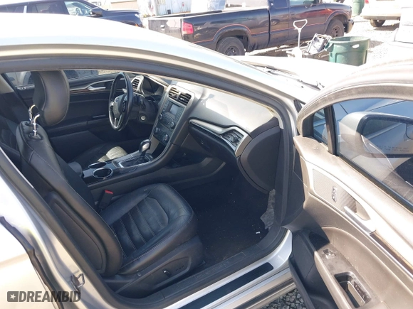2013 Ford Fusion SE with VIN 3FA6P0H99DR284104, listed as a IAAI auction lot 41860024 with 221,643 mi miles. Bid and sale history available at carsss.com. Image 5.
