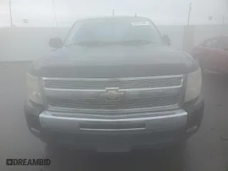 2010 Chevrolet Silverado 1500 LT with VIN 1GCSKSE31AZ128570, listed as a Copart auction lot 50063485 with 200,814 mi miles and Salvage Title. Bid and sale history available at carsss.com. Image 5.