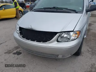 2002 Chrysler Town & Country Limited with VIN 2C8GP64L32R797370, listed as a IAAI auction lot 41715682 with 92,811 mi miles. Bid and sale history available at carsss.com. Image 6.