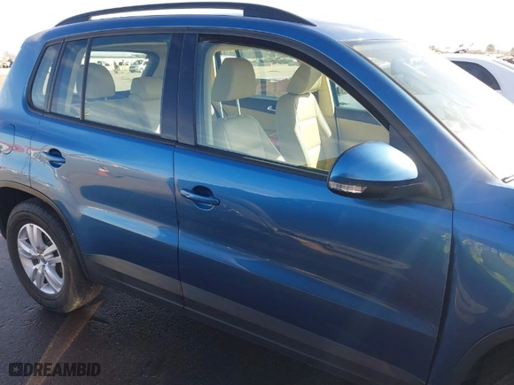 2017 Volkswagen Tiguan S with VIN WVGAV7AX1HW509822, listed as a IAAI auction lot 41625089 with 97,039 mi miles. Bid and sale history available at carsss.com. Image 14.