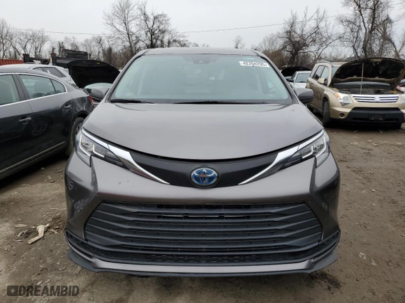 2023 Toyota Sienna LE with VIN 5TDKRKEC7PS162261, listed as a Copart auction lot 42204295 with 24,806 mi miles and Non Repairable. Bid and sale history available at carsss.com. Image 5.