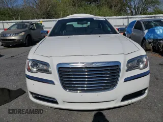 2014 Chrysler 300 z VIN 2C3CCAAG5EH343013, wystawiony jako Copart lot #54422505 z przebiegiem 86 036 mil mil oraz Szkody całkowita. Historia ofert i sprzedaży dostępna na DreamBid. Obrazek 5.