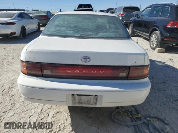 1993 Toyota Camry LE with VIN 4T1SK12E9PU220155, listed as a Copart auction lot 88475235 with 327,907 mi miles and Clean Title. Bid and sale history available at carsss.com. Image 6.