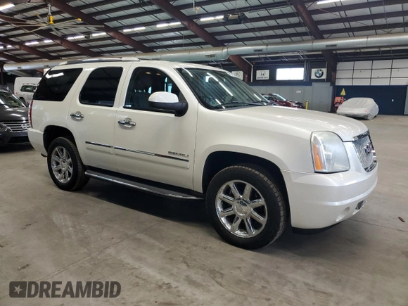 2012 GMC Yukon Denali with VIN 1GKS2EEF4CR147472, listed as a Copart auction lot 73318464 with 133,953 mi miles and Clean Title. Bid and sale history available at carsss.com. Image 4.