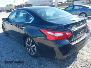 2016 Nissan Altima SL with VIN 1N4AL3AP5GC227580, listed as a IAAI auction lot 42187177 with 136,902 mi miles and . Bid and sale history available at carsss.com. Image 3.