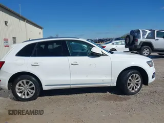 2014 Audi Q5 Premium Plus with VIN WA1LFAFP1EA051704, listed as a IAAI auction lot 41725317 with 136,084 mi miles. Bid and sale history available at carsss.com. Image 13.