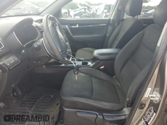 2015 Kia Sorento LX with VIN 5XYKTCA6XFG563967, listed as a Copart auction lot 62505855 with 194,440 mi miles and Clean title. Bid and sale history available at DreamBid. Image 7.