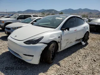 2021 Tesla Model Y Performance z VIN 5YJYGDEF5MF269749, wystawiony jako Copart lot #60701905 z przebiegiem 41 649 mil mil oraz Szkoda całkowita • Salvage title. Historia ofert i sprzedaży dostępna na DreamBid. Obrazek 1.