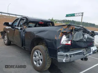 2018 Ram 2500 Tradesman z VIN 3C6UR5CL0JG369584, wystawiony jako IAAI lot #41424493 z przebiegiem Nie podano mil oraz . Historia ofert i sprzedaży dostępna na DreamBid. Obrazek 3.